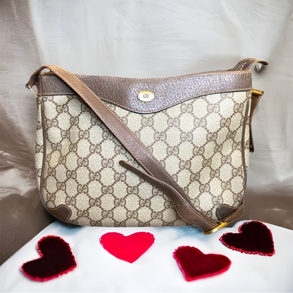 ** SOLD ** Vintage Gucci Crossbody